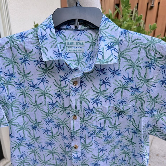 Tenth + Ocean Other - TENTH + OCEAN. Tropical, Linen & Cotton, Button Down Shirt. Size Medium.